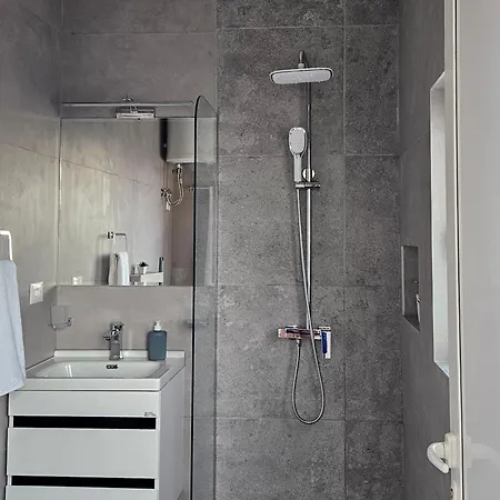 Apartment Otium 3min Walk To Golem (Tirana)